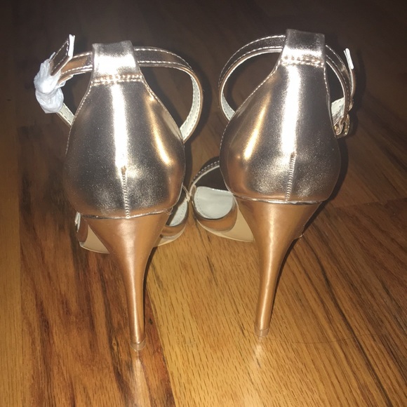 Heels - Picture 2 of 3